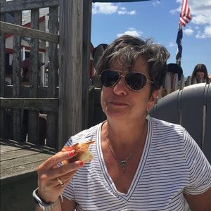 Meet your Posher, Jennifer